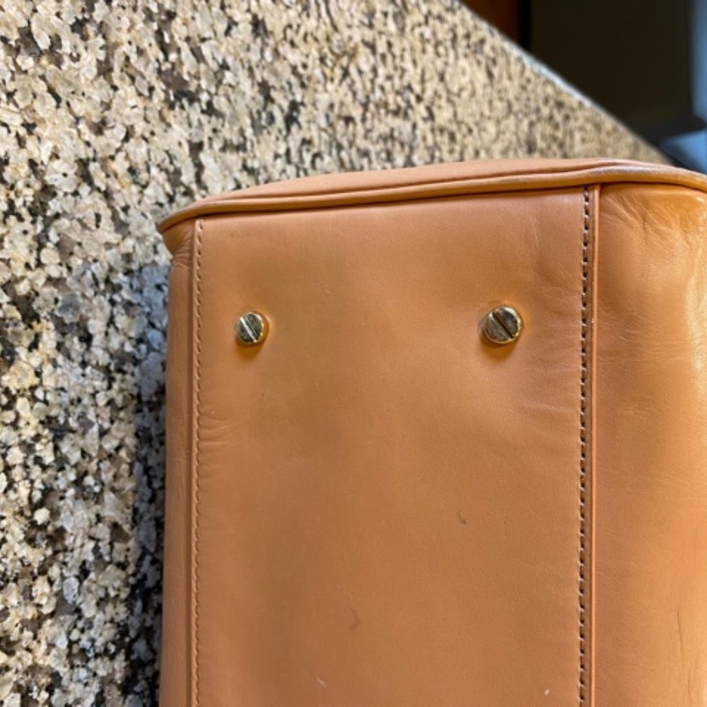 Tory Burch - Picture 5 of 7